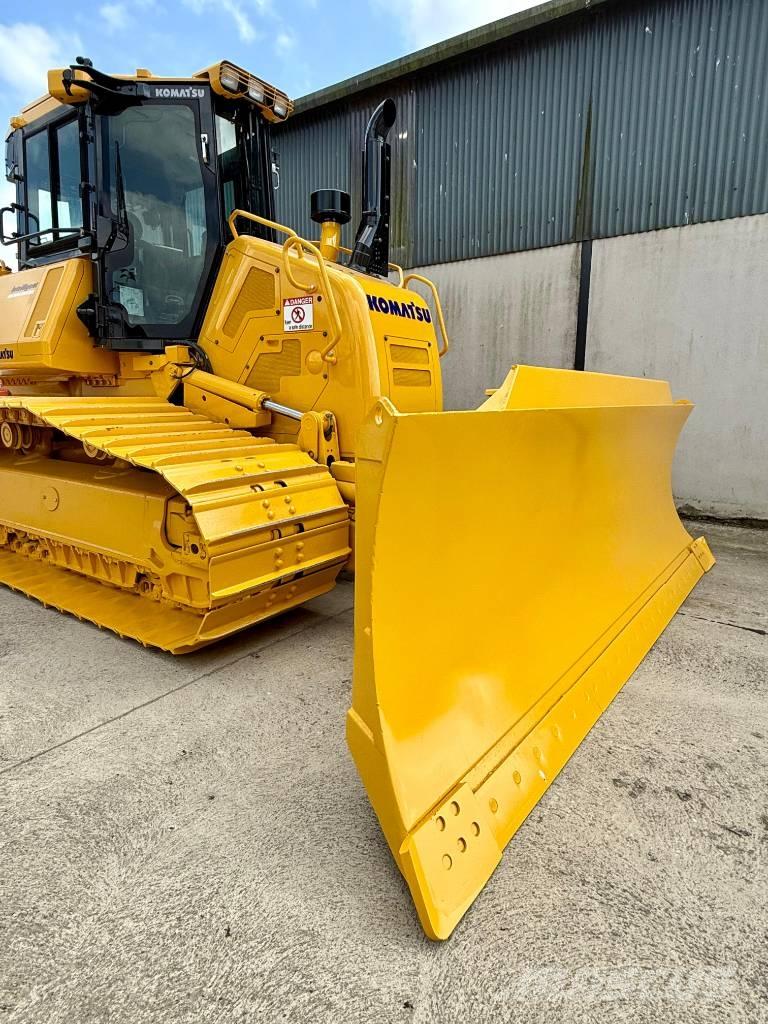 Komatsu D 61 PXi-24 Buldožeri guseničari