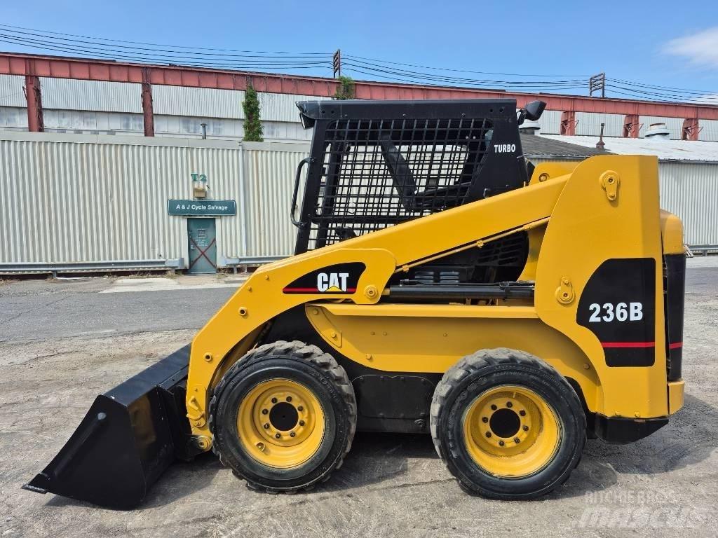 CAT 236 B Skid steer mini utovarivači