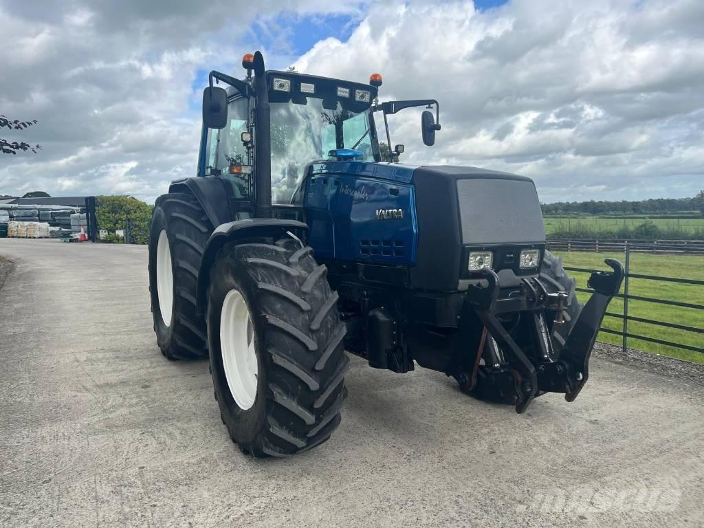 Valtra 8950 HiTech 4 Traktori