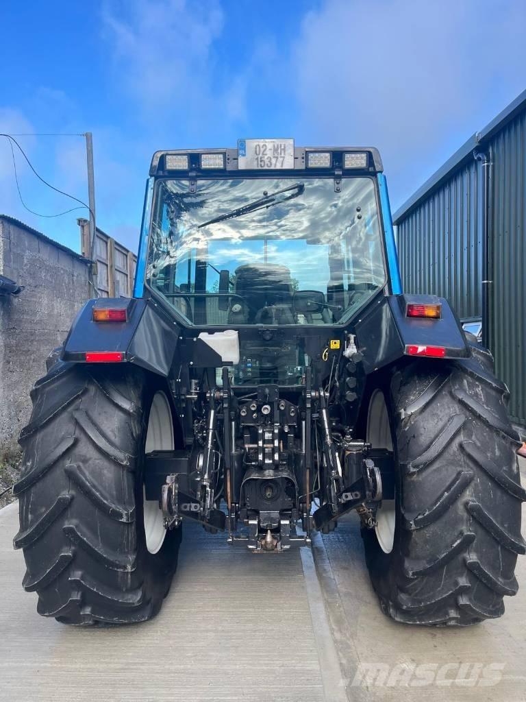 Valtra 8950 HiTech 4 Traktori
