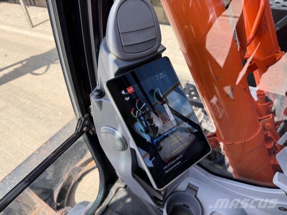 Hitachi ZX135USBL-7 Bageri guseničari