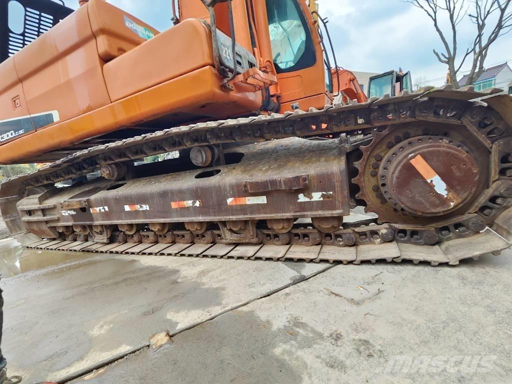 Doosan DX 300 LC Bageri guseničari