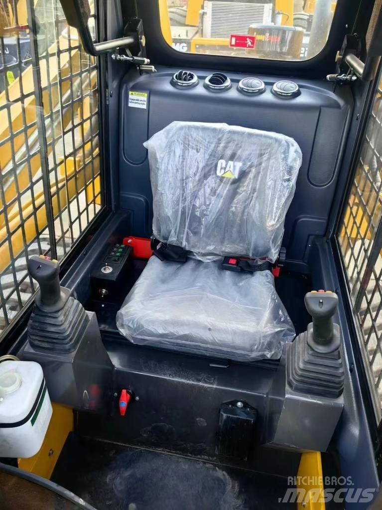 CAT 277 D Skid steer mini utovarivači