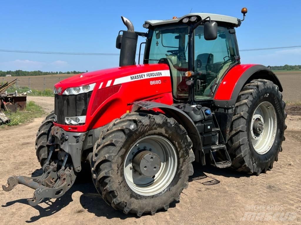 Massey Ferguson 8680 Traktori
