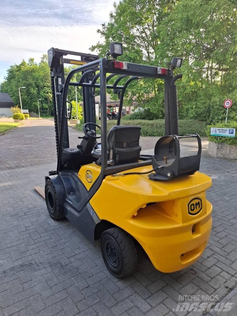 OM XG30 Heftruck Plinski viljuškari