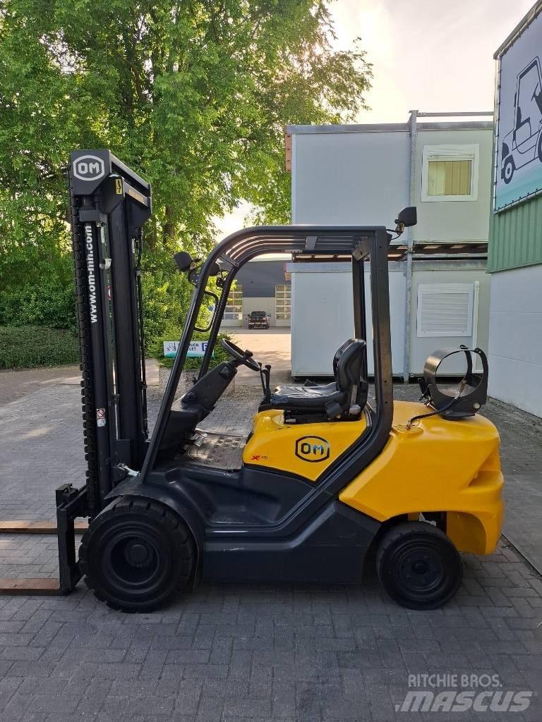 OM XG30 Heftruck Plinski viljuškari