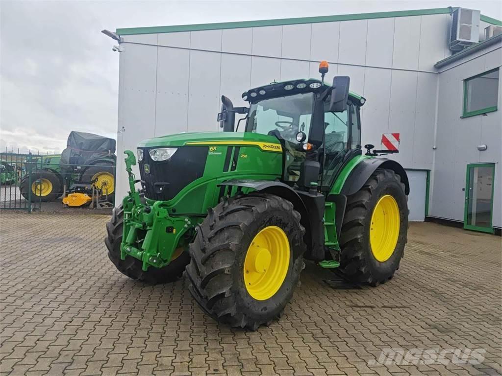 John Deere 6R 250 Traktori
