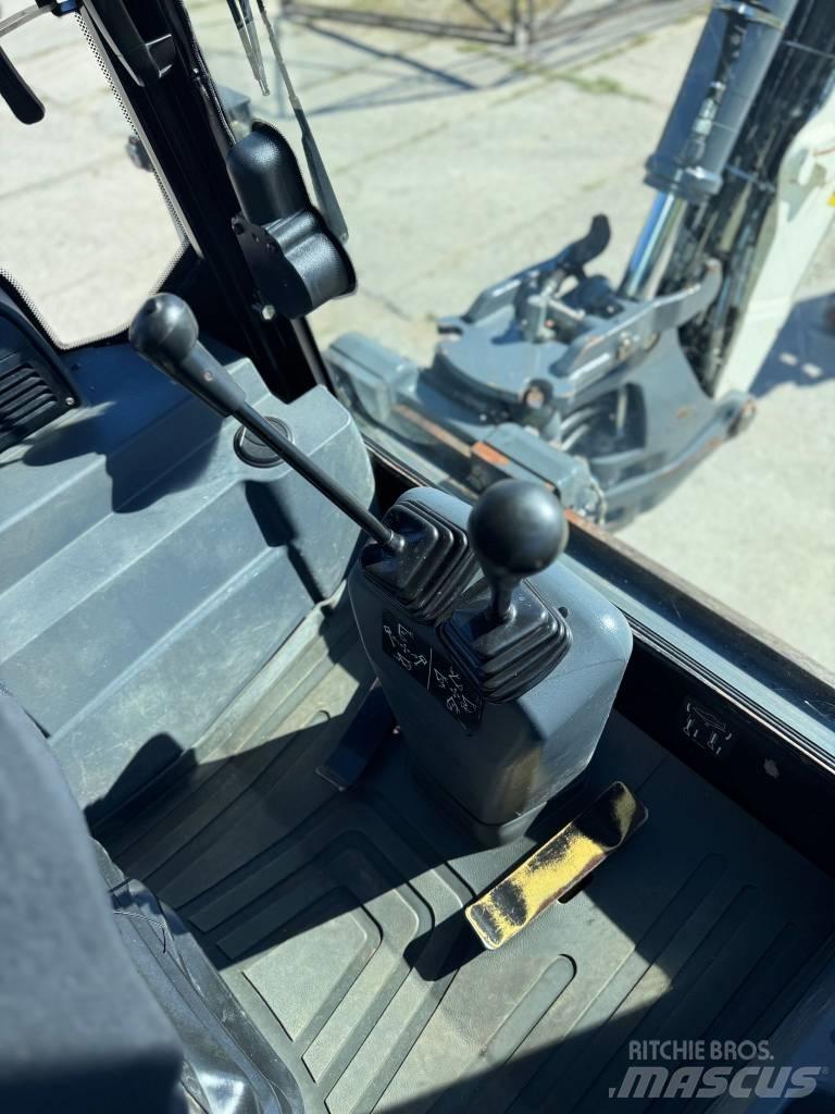 Terex TLB 890 Rovokopači