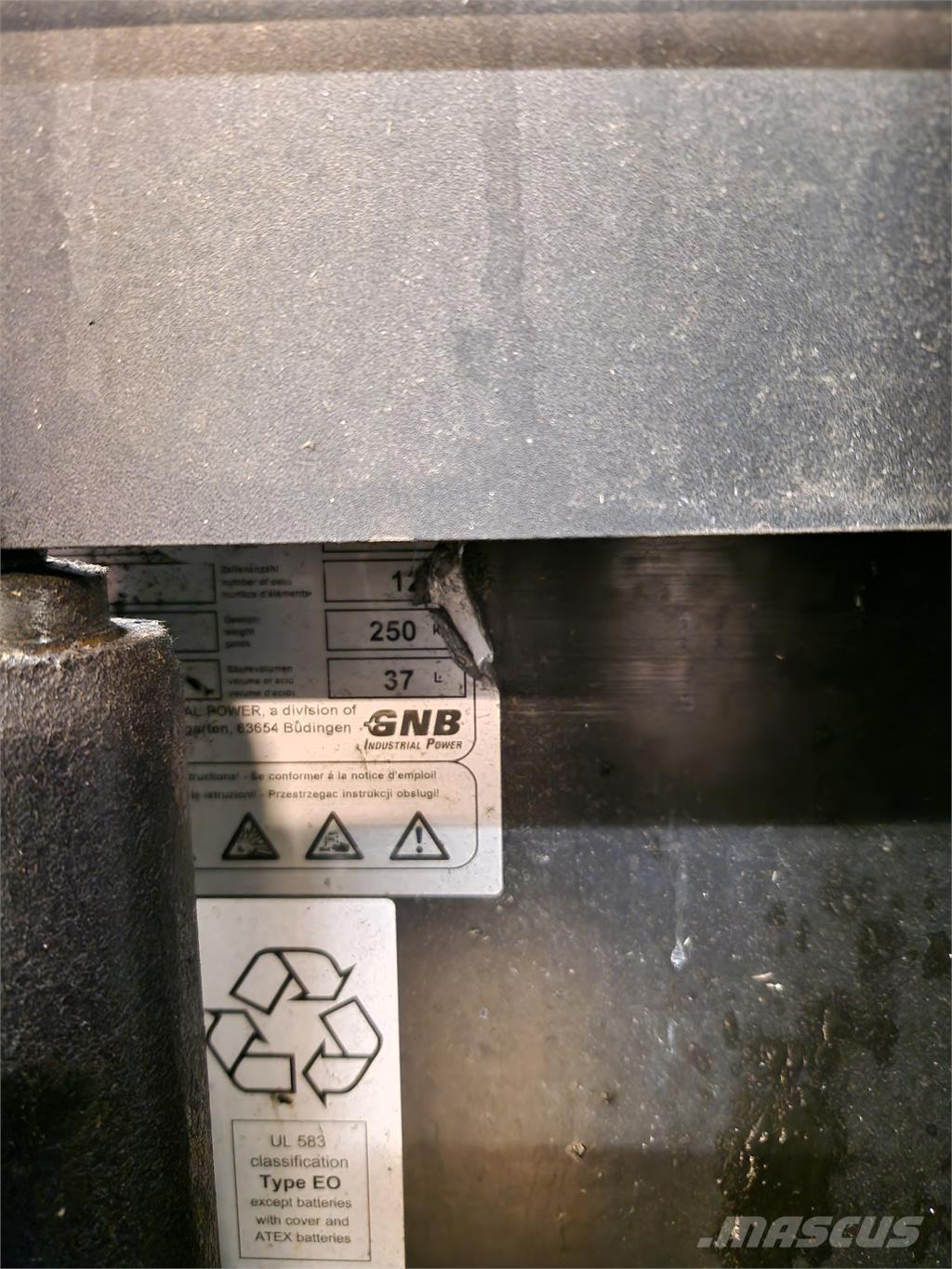 Toyota SPE120L Samopogonski ručni viljuškari