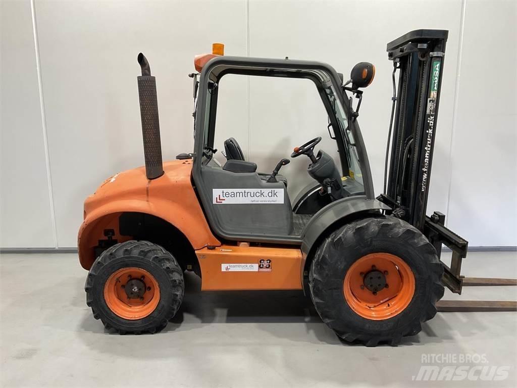 Ausa C250HX4 Vanterenski viljuškar