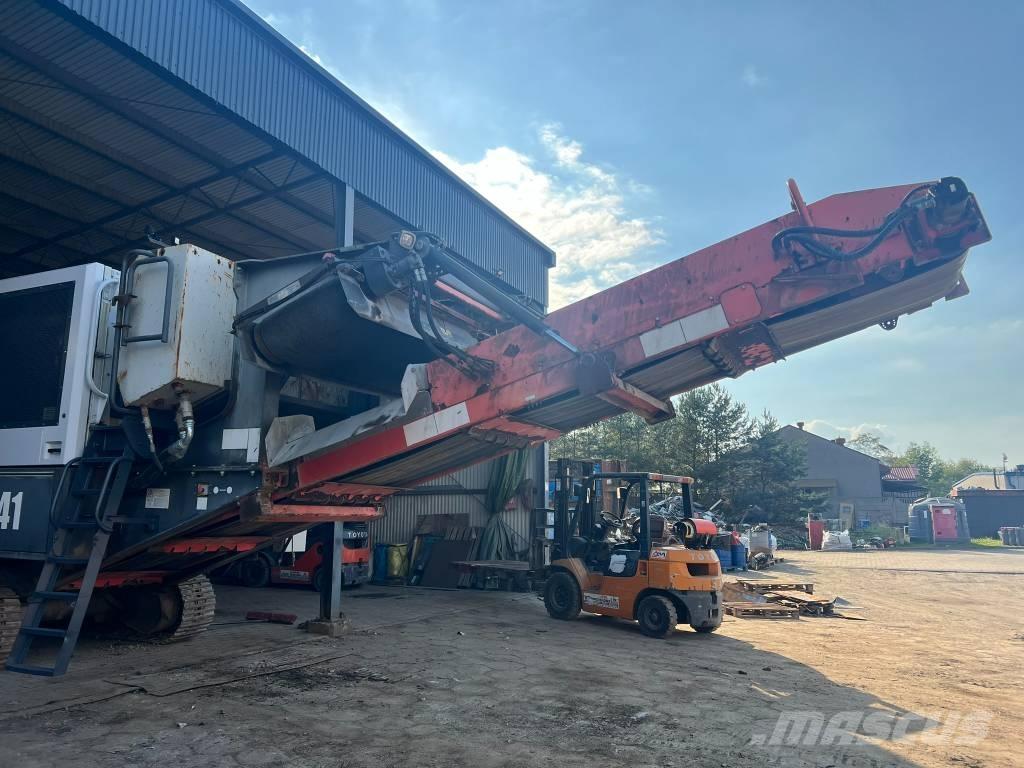 Sandvik QJ 241 Mobilne drobilice