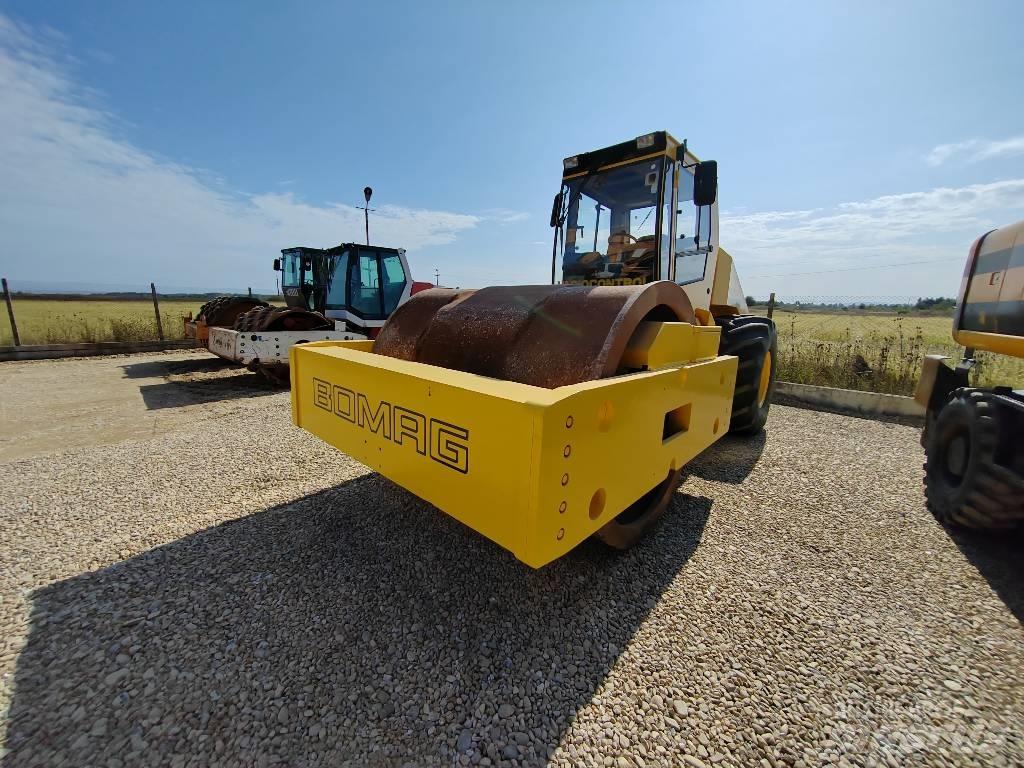 Bomag BW 225 D-3 Valjci sa duplim bubnjem