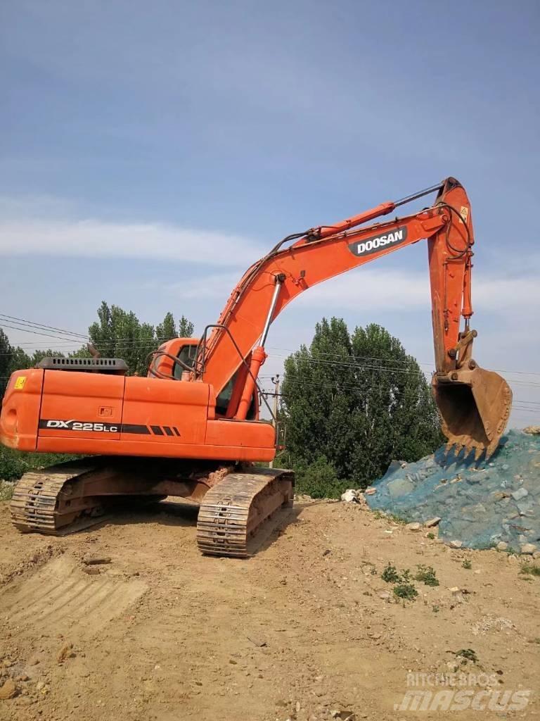 Doosan DX 225 Bageri guseničari