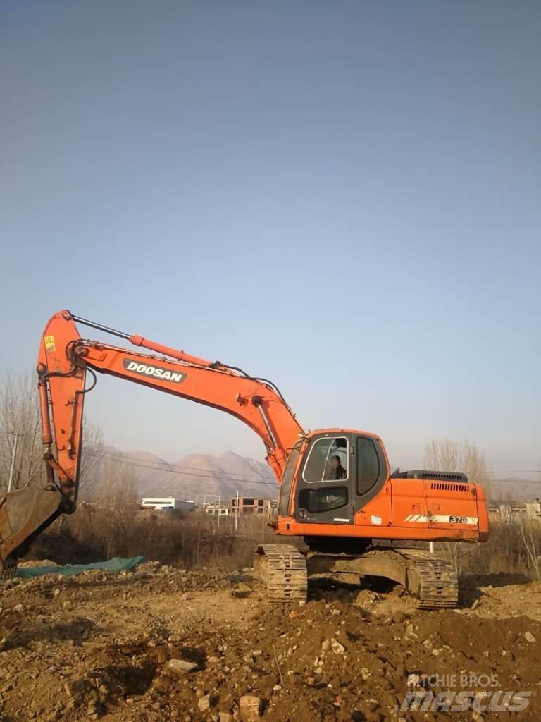 Doosan DX 225 Bageri guseničari