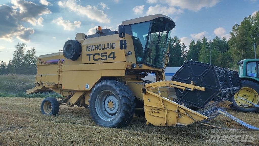 New Holland TC 54 Kombajni