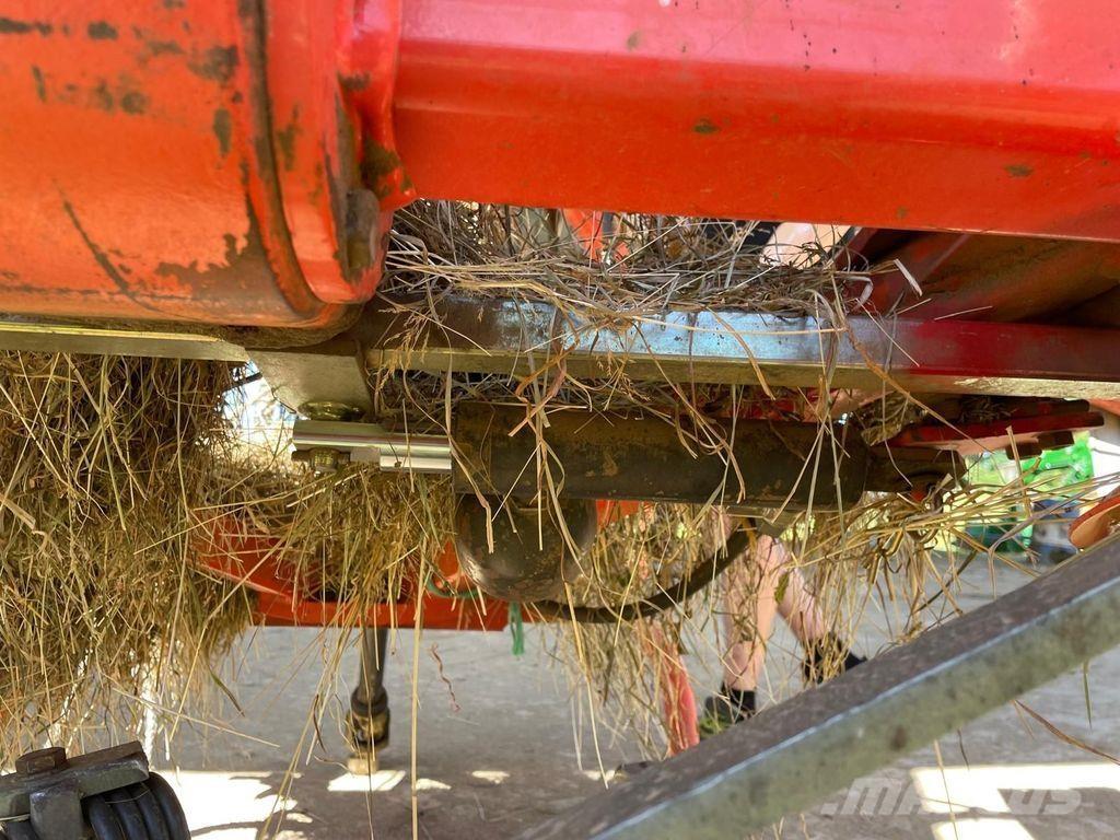 Fella TH 800 Okretači i sakupljači sena