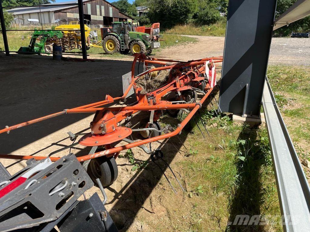 Fella TH 800 Okretači i sakupljači sena