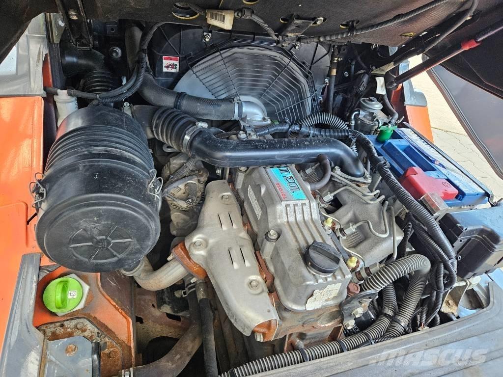 Toyota 8FDF25 Dizelski viljuškari
