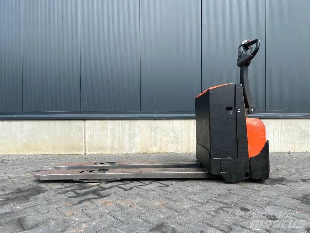 BT LWE180 Ručni električni viljuškar