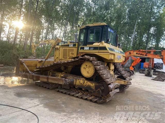 CAT D 6 R Buldožeri guseničari