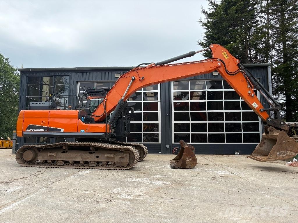 Doosan DX 225 LC-5 Bageri guseničari