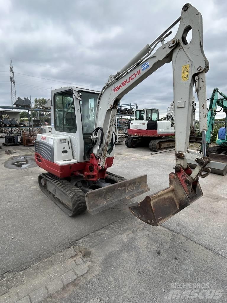 Takeuchi TB 228 Mini bageri < 7t