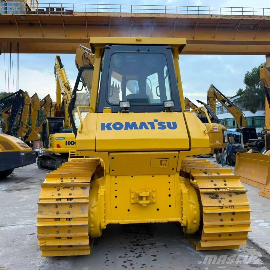 Komatsu D65PX-12E Buldožeri guseničari
