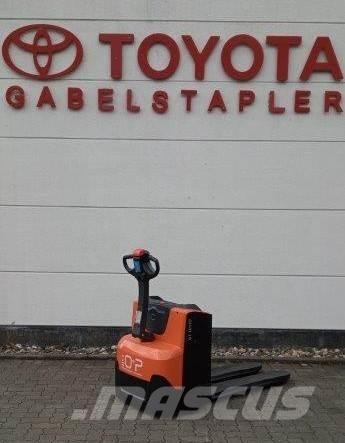 Toyota LWE 200 Nisko podizni električni viljuškar