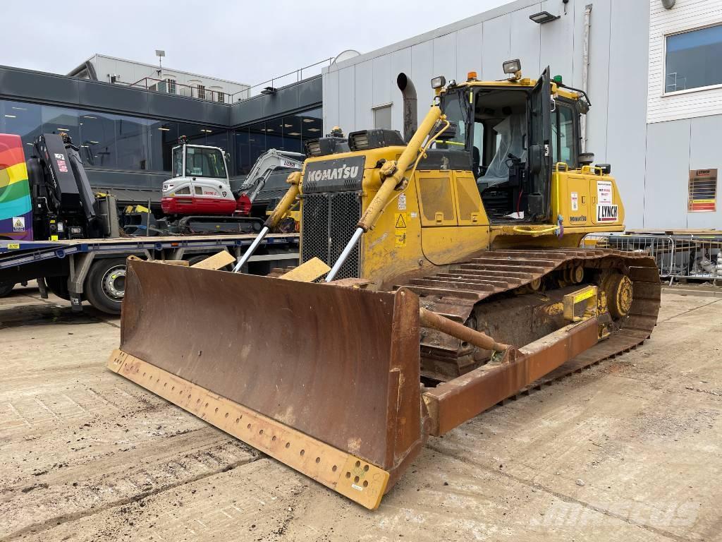 Komatsu D 65 PX-18E0 Buldožeri guseničari