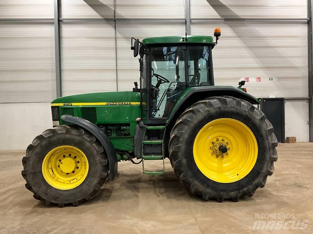 John Deere 7710 Traktori