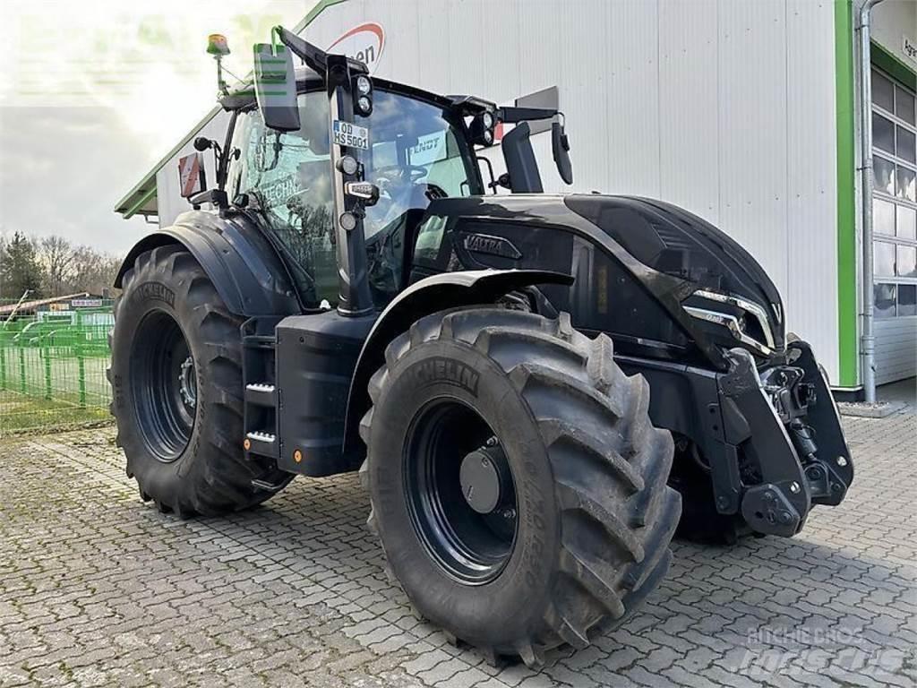 Valtra q305 Traktori
