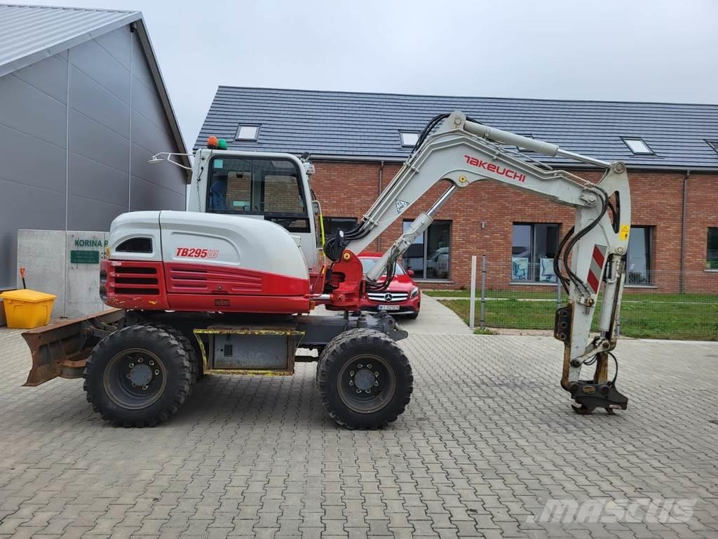 Takeuchi TB295W Midi bageri 7t – 12t