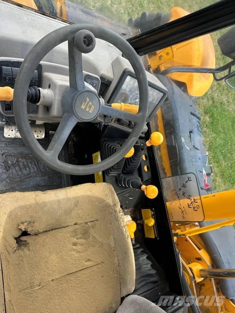 JCB 526 Poljoprivredni teleskopski utovarivači