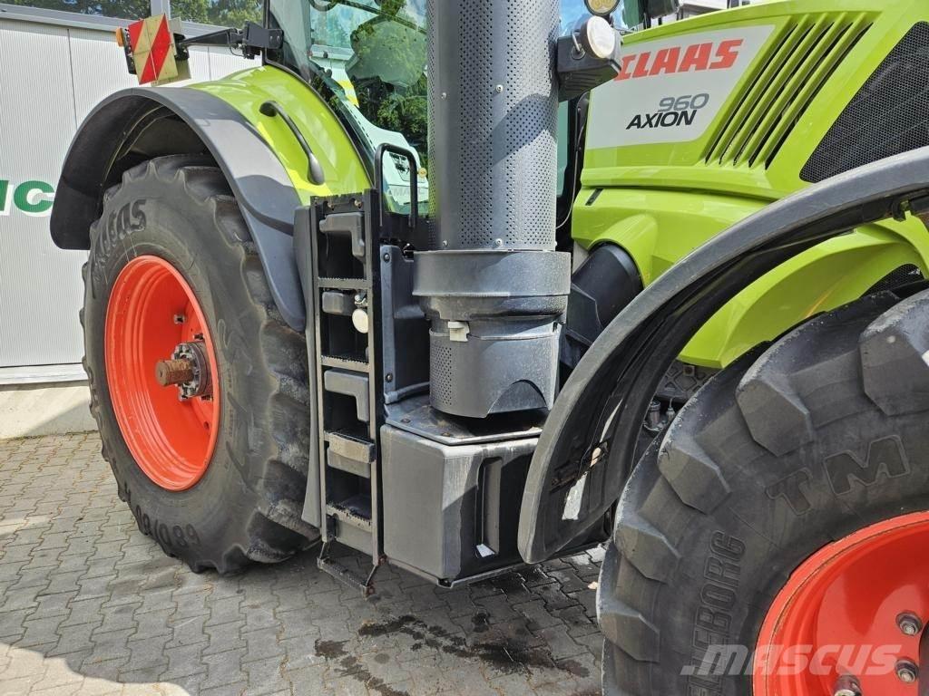 CLAAS AXION 960 Traktori