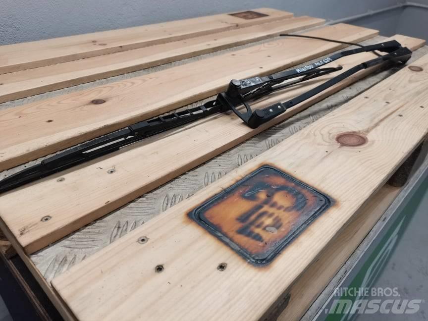 Manitou MLT  wiper Kabine i unutrašnjost