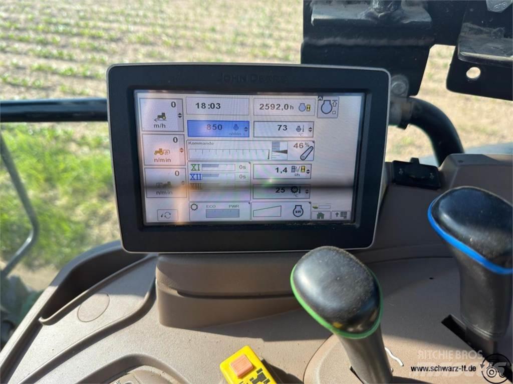 John Deere 6115R Traktori
