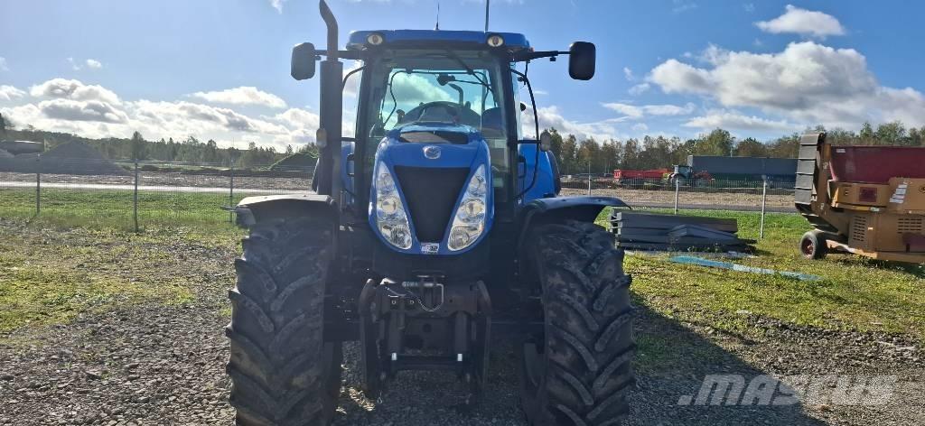 New Holland T7050 Traktori