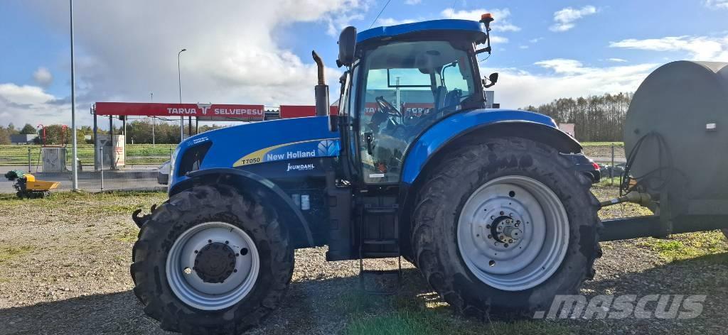 New Holland T7050 Traktori