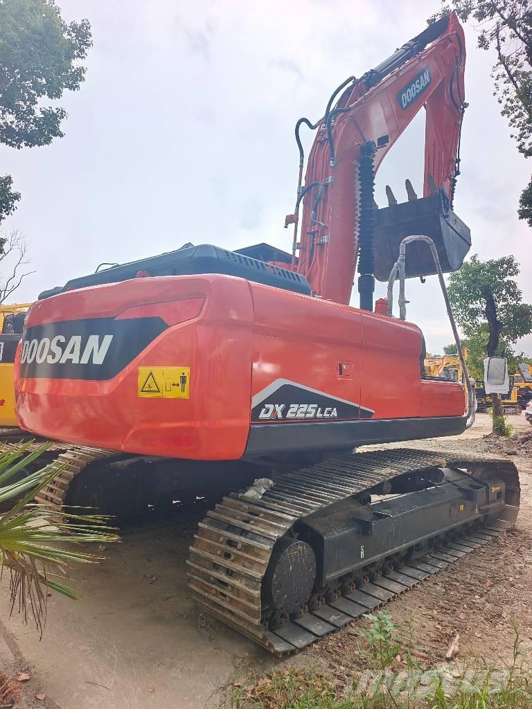 Doosan DX 225 LCA Bageri guseničari