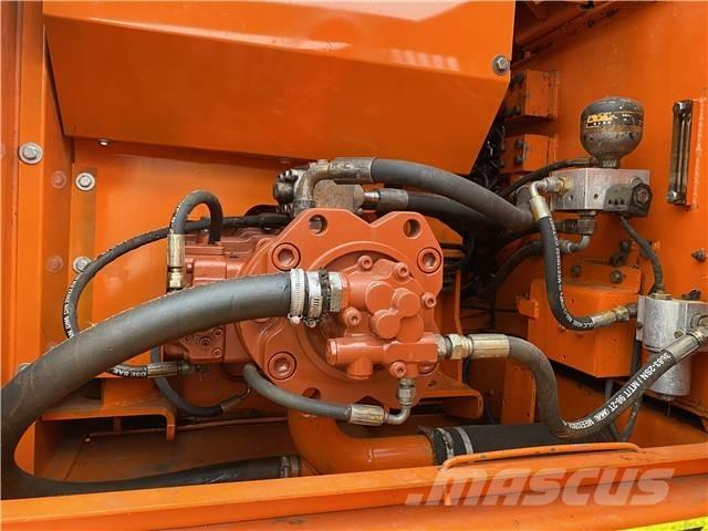 Doosan DH220LC-7 Bageri guseničari