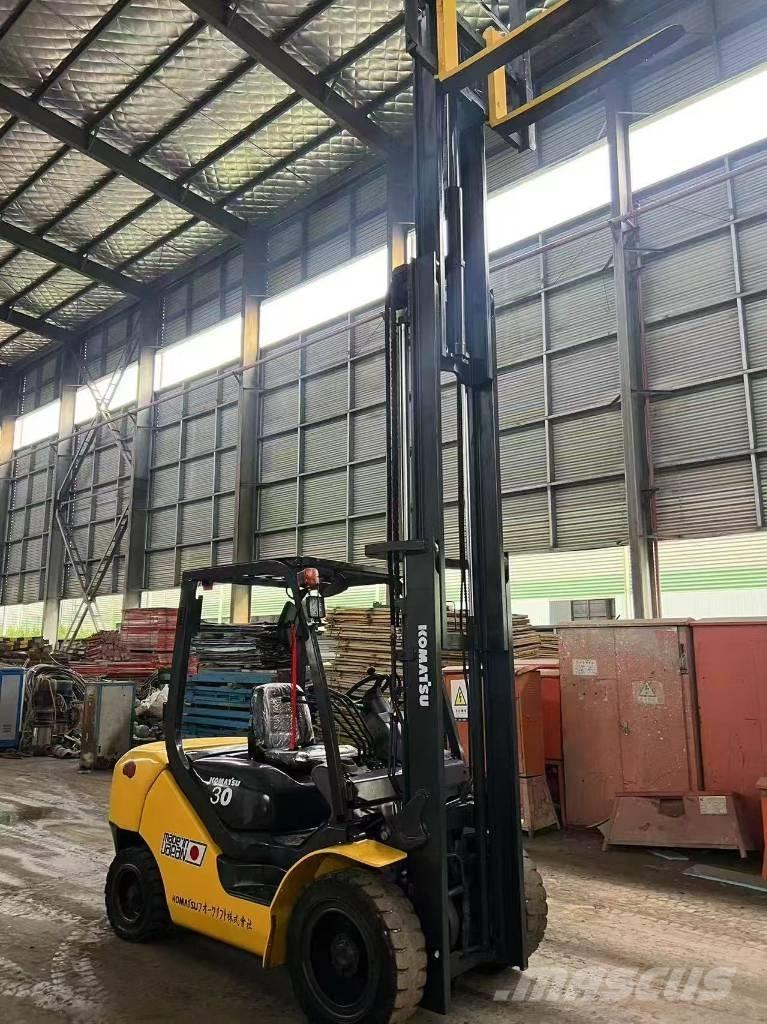 Komatsu FD 30 T-17 Dizelski viljuškari