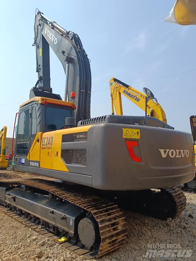 Volvo EC 240 Bageri guseničari
