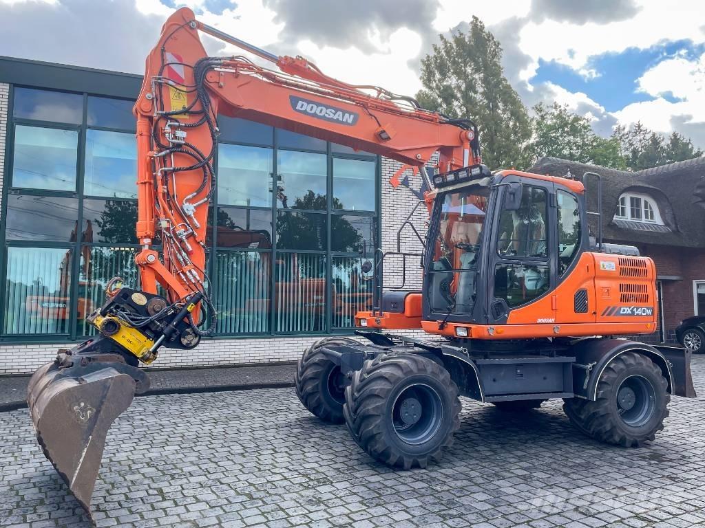 Doosan DX 140 W-3 Bageri točkaši