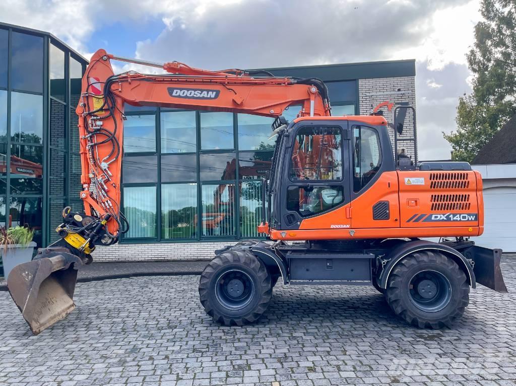 Doosan DX 140 W-3 Bageri točkaši