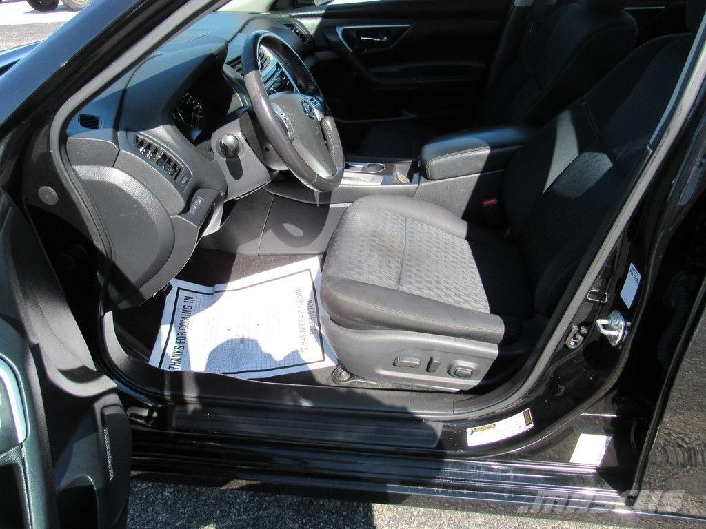Nissan Altima Automobili