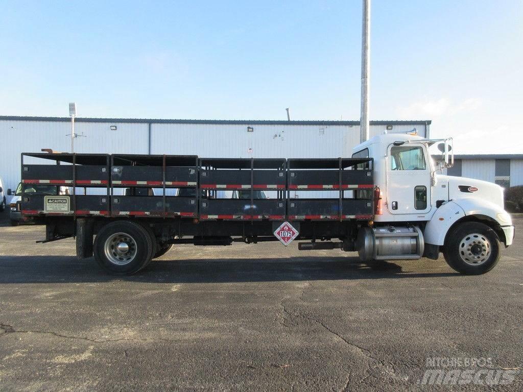 Peterbilt 335 Kamioni sa otvorenim sandukom