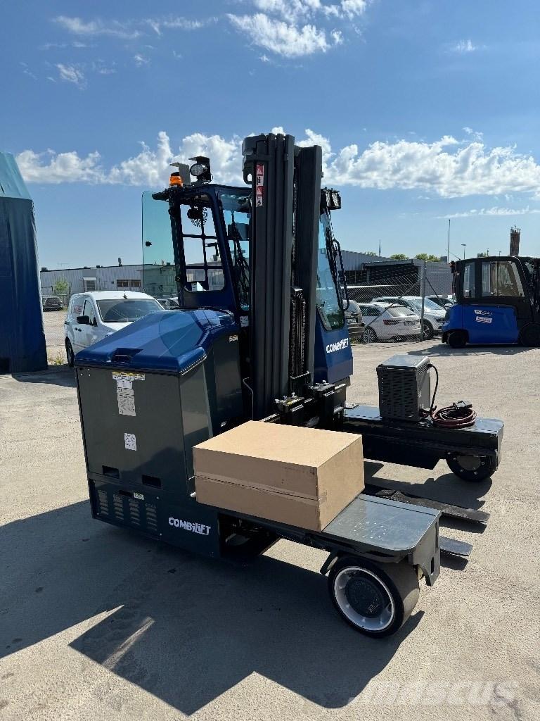 Combilift C4000ET Viljuškari sa 4-stranskim dohvatom