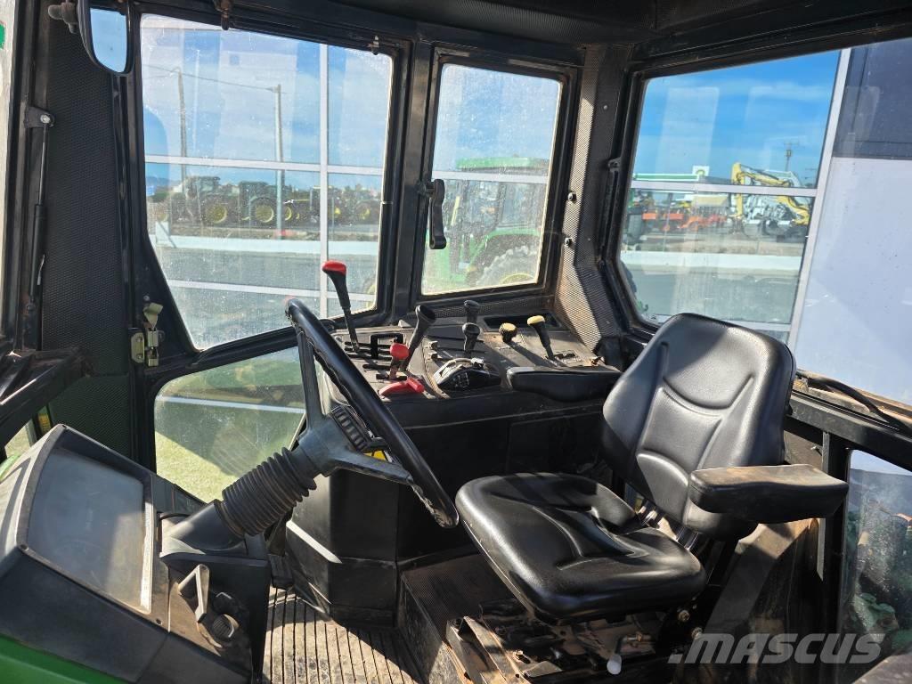 John Deere 6100 Traktori