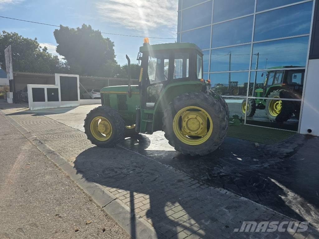 John Deere 6100 Traktori