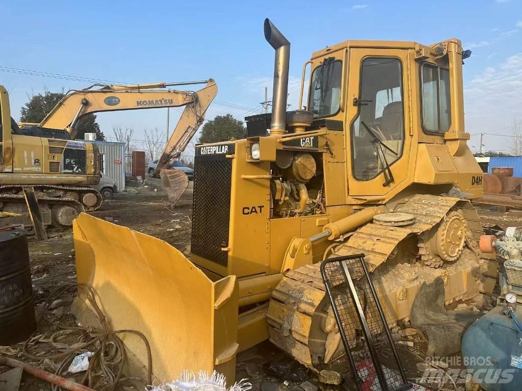 CAT D 4 H Buldožeri guseničari